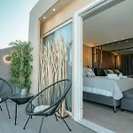 Daedalus Luxury - Seaview & Heated Pool Lägenhet