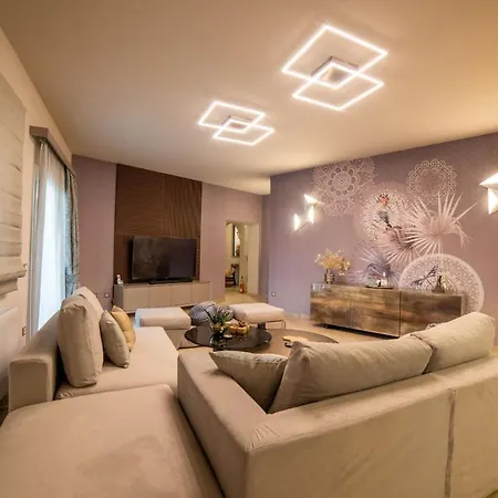 Daedalus Luxury - Seaview & Heated Pool Apartment *