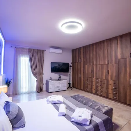 Apartment Daedalus Luxury - Seaview & Heated Pool