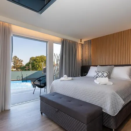 Daedalus Luxury - Seaview & Heated Pool *