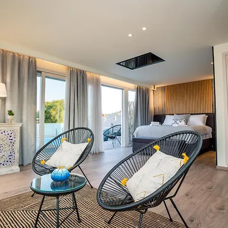 Apartment Daedalus Luxury - Seaview & Heated Pool