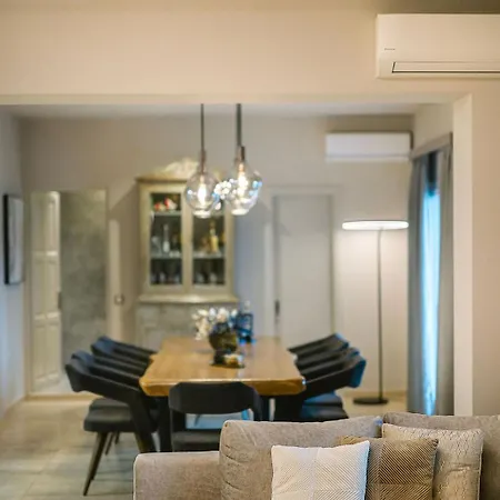 Daedalus Luxury - Seaview & Heated Pool コントカリ