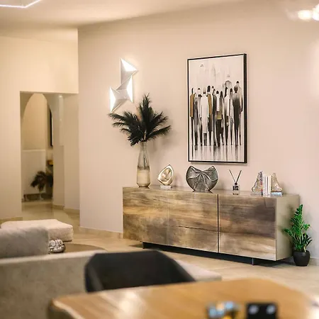 Daedalus Luxury - Seaview & Heated Pool Daire
