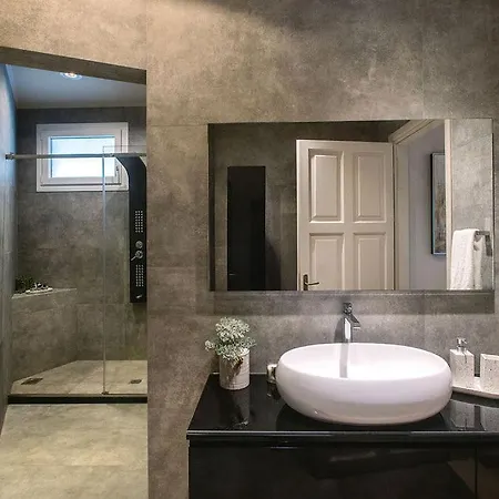 Daedalus Luxury - Seaview & Heated Pool Apartamento