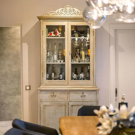 Daedalus Luxury - Seaview & Heated Pool Apartament *